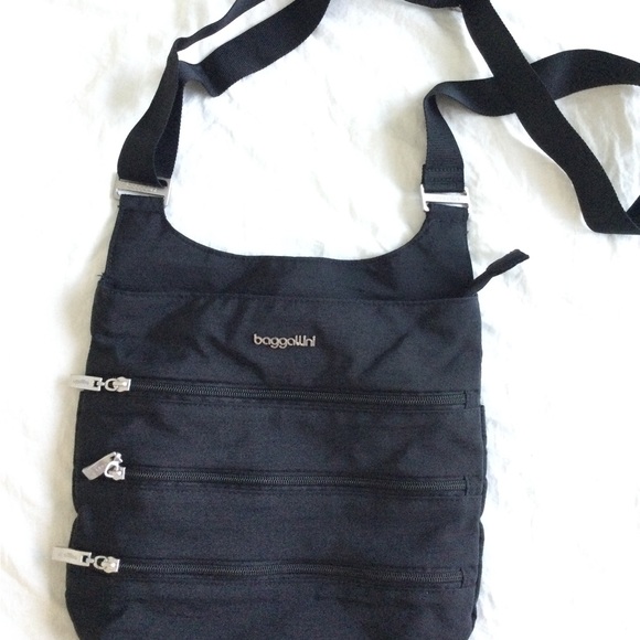 PRICE DROP! Baggallini Black Crossbody Bag - Picture 6 of 7